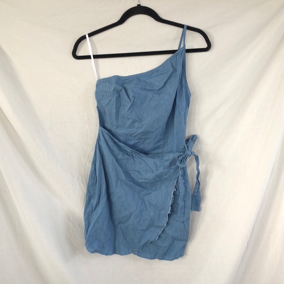 About Us Dress Size S - Picture 4 of 12